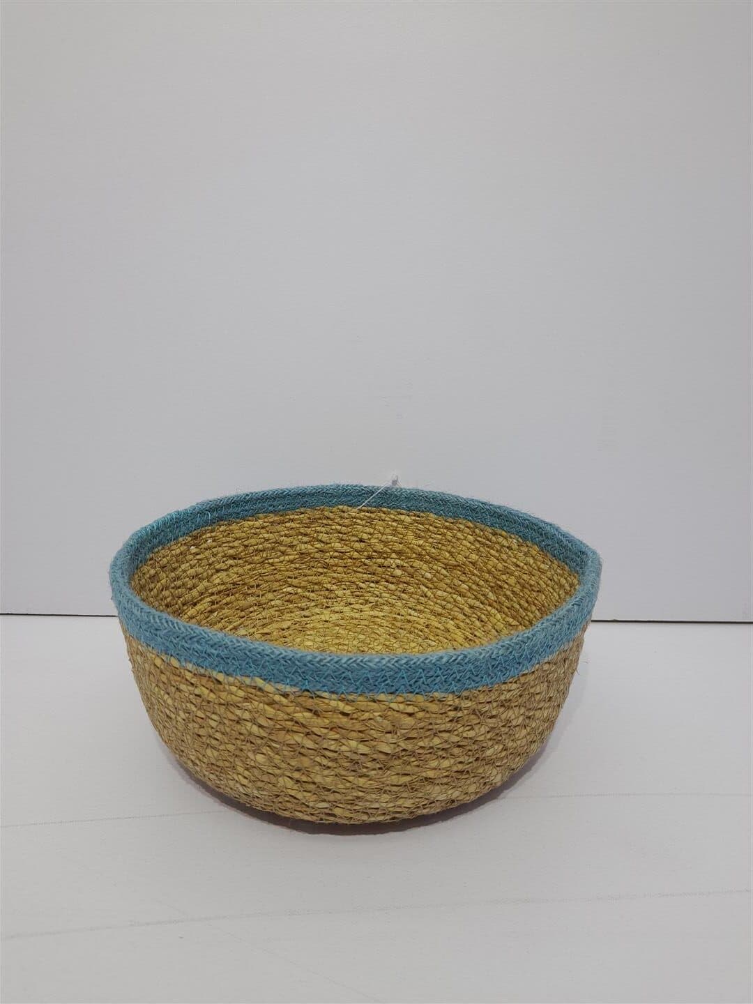 Jute products including shopping bags, baskets and home décor